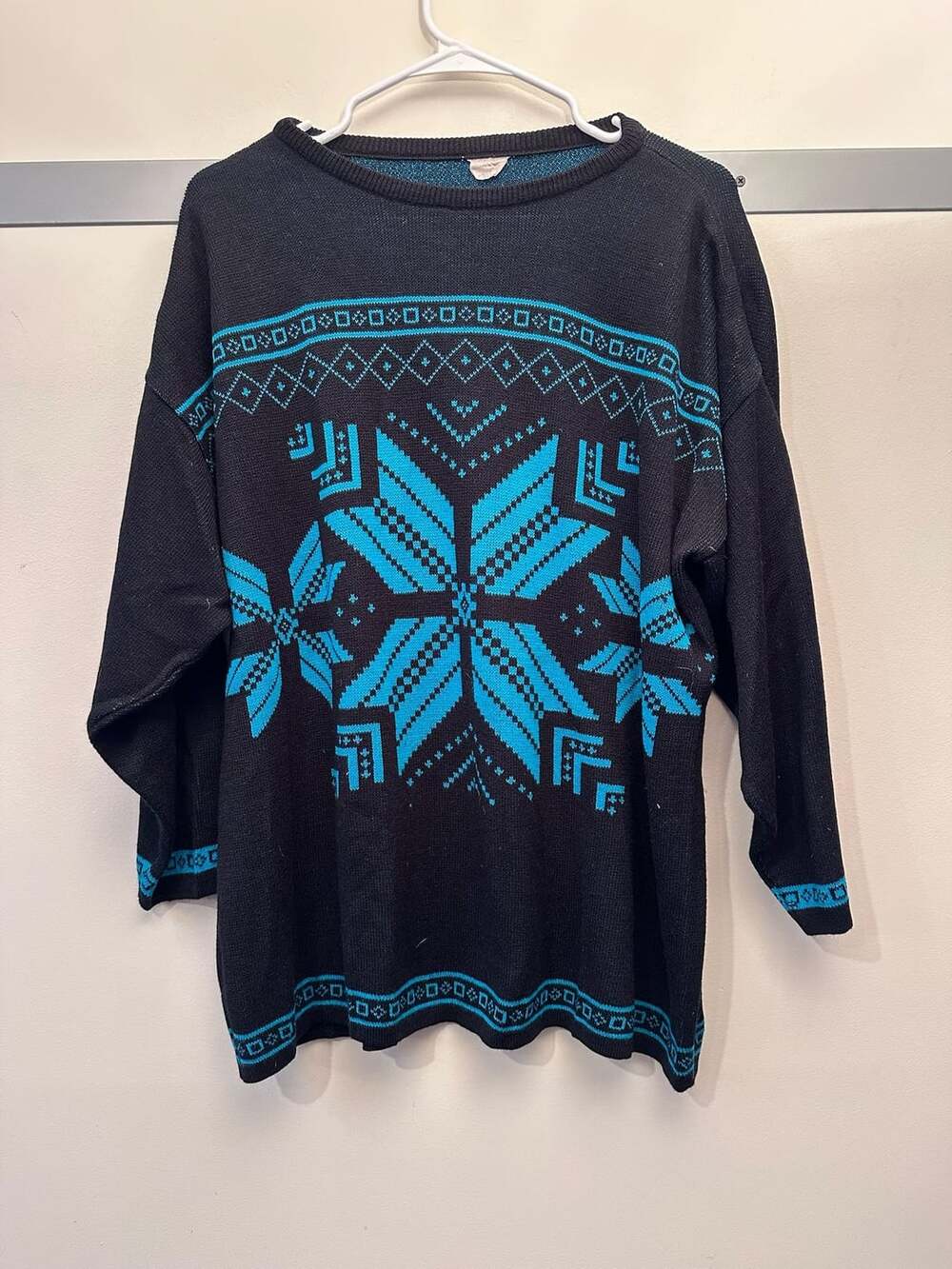 Vintage Black Teal Snowflake Fair Isle Knit Crewneck Sweater